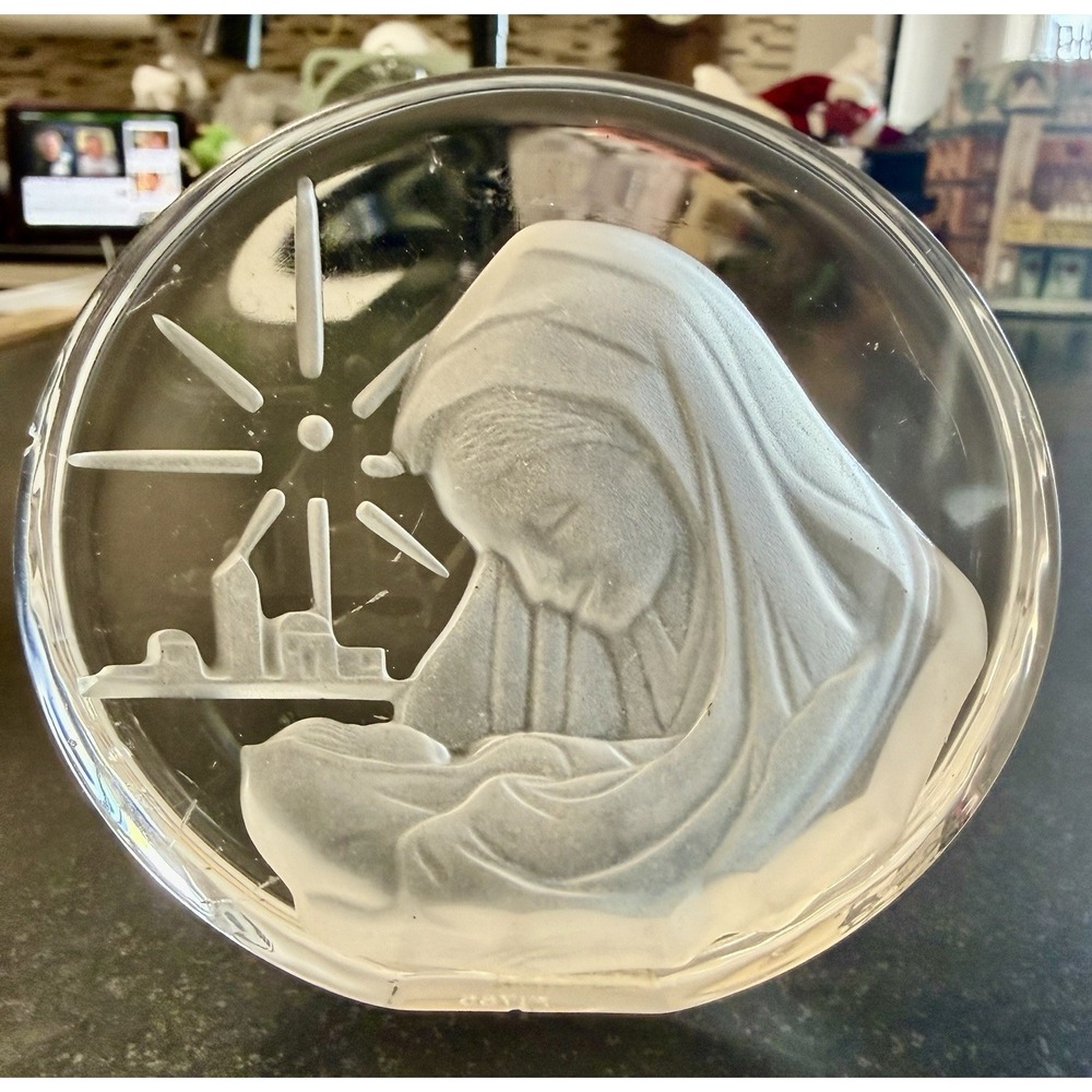 Vintage DANBURY MINT Christmas Crystal Paperweight Virgin Mary Baby Jesus Bethel